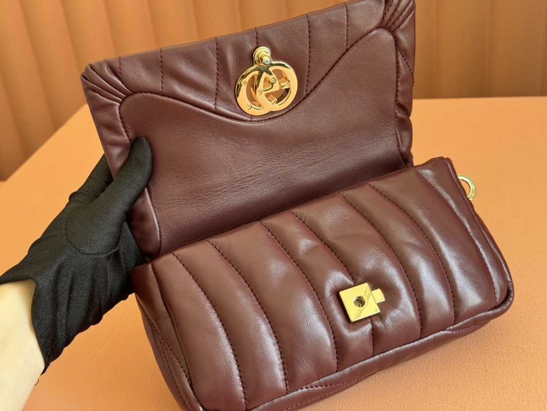 グッチ GUCCI 806017 ハンドバッグ レディース ブランド 正規品 代金引換可