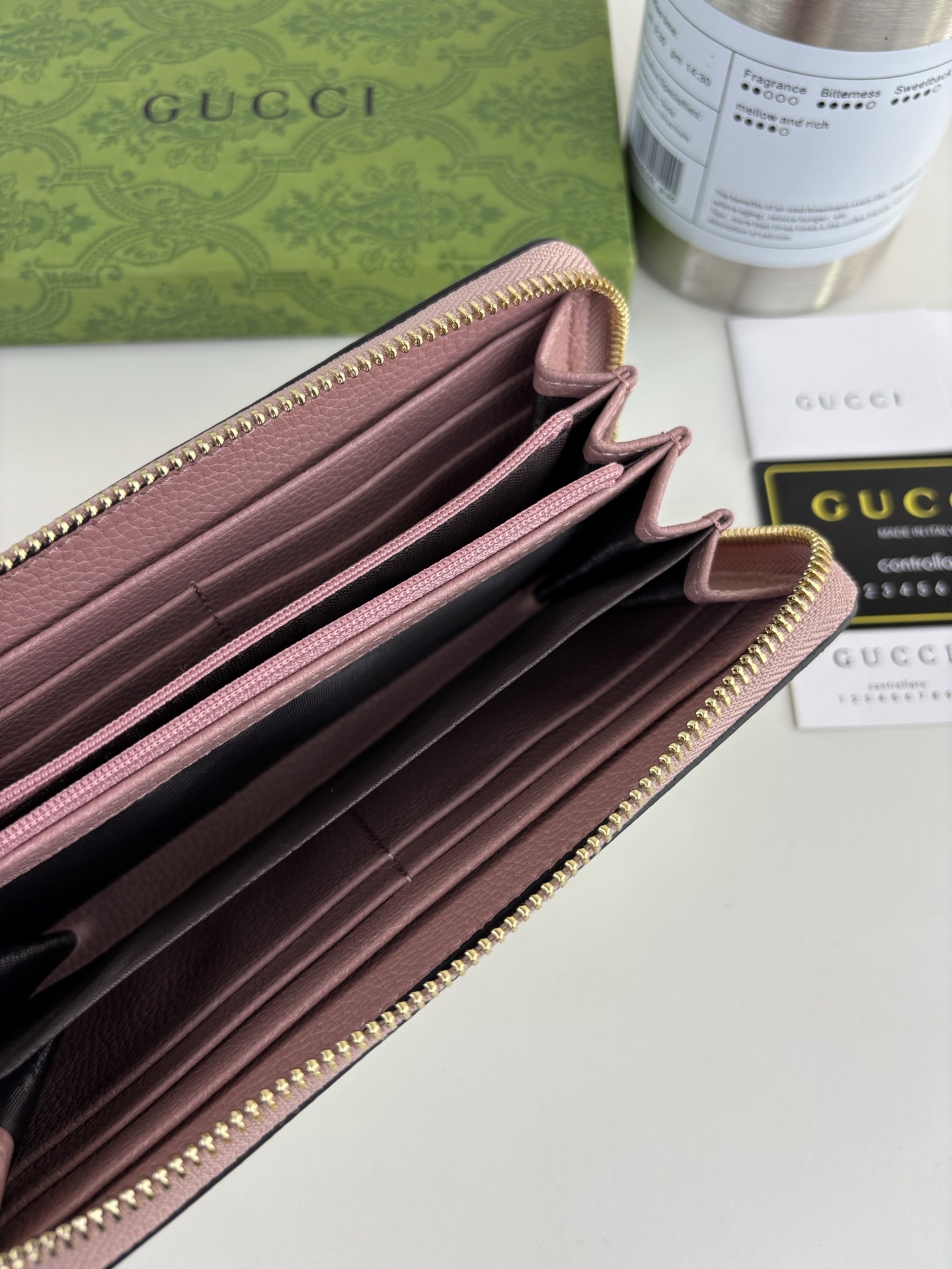 グッチ「Gucci」レディース ラウンドファスナー長財布