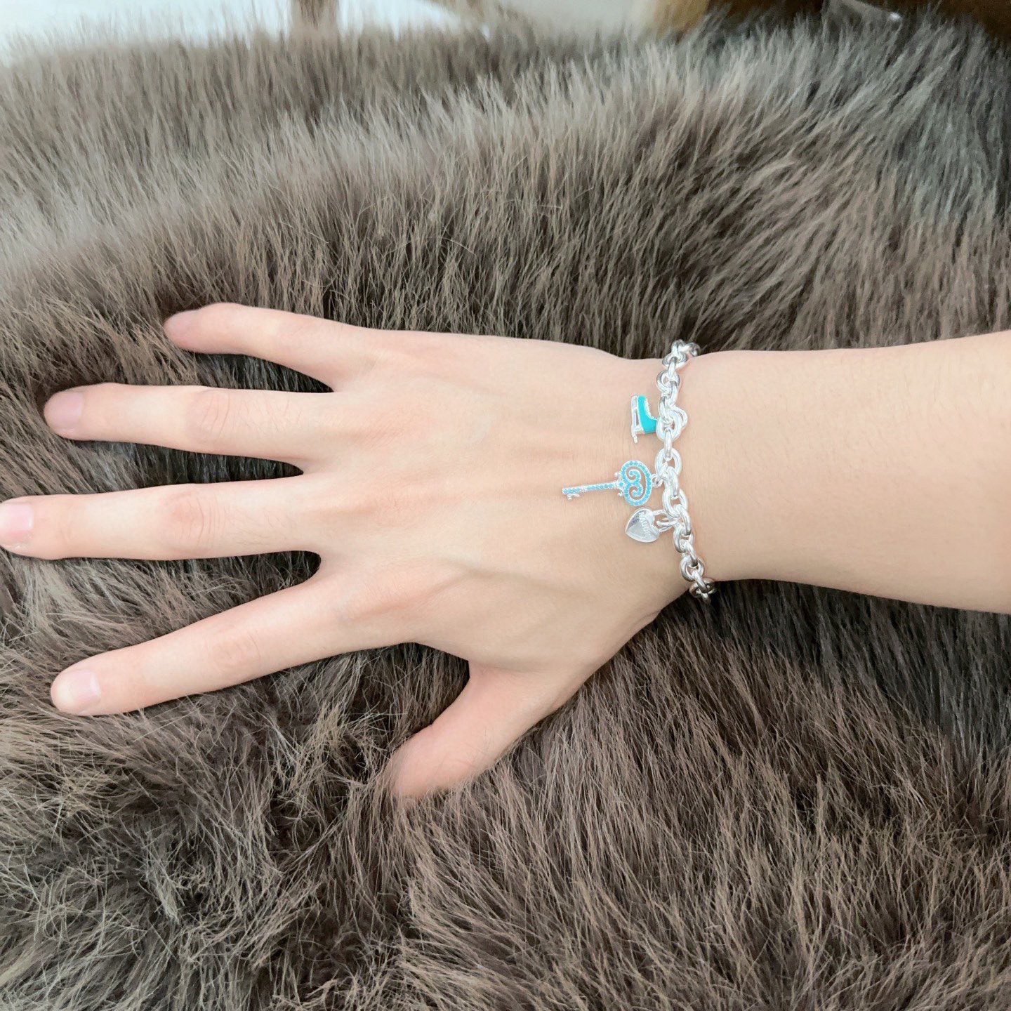 ティファニー TIFFANY & Co. シルバー 有名人同着 カップル キーモチーフ ブレスレット 代金引換可