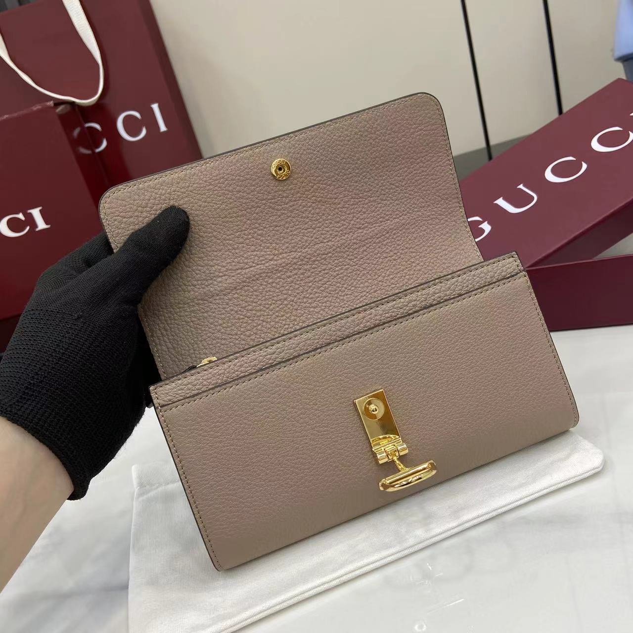 GUCCI グッチ ソフトビット コレクション 828147 ホワイト カーフスキン レディース長財布