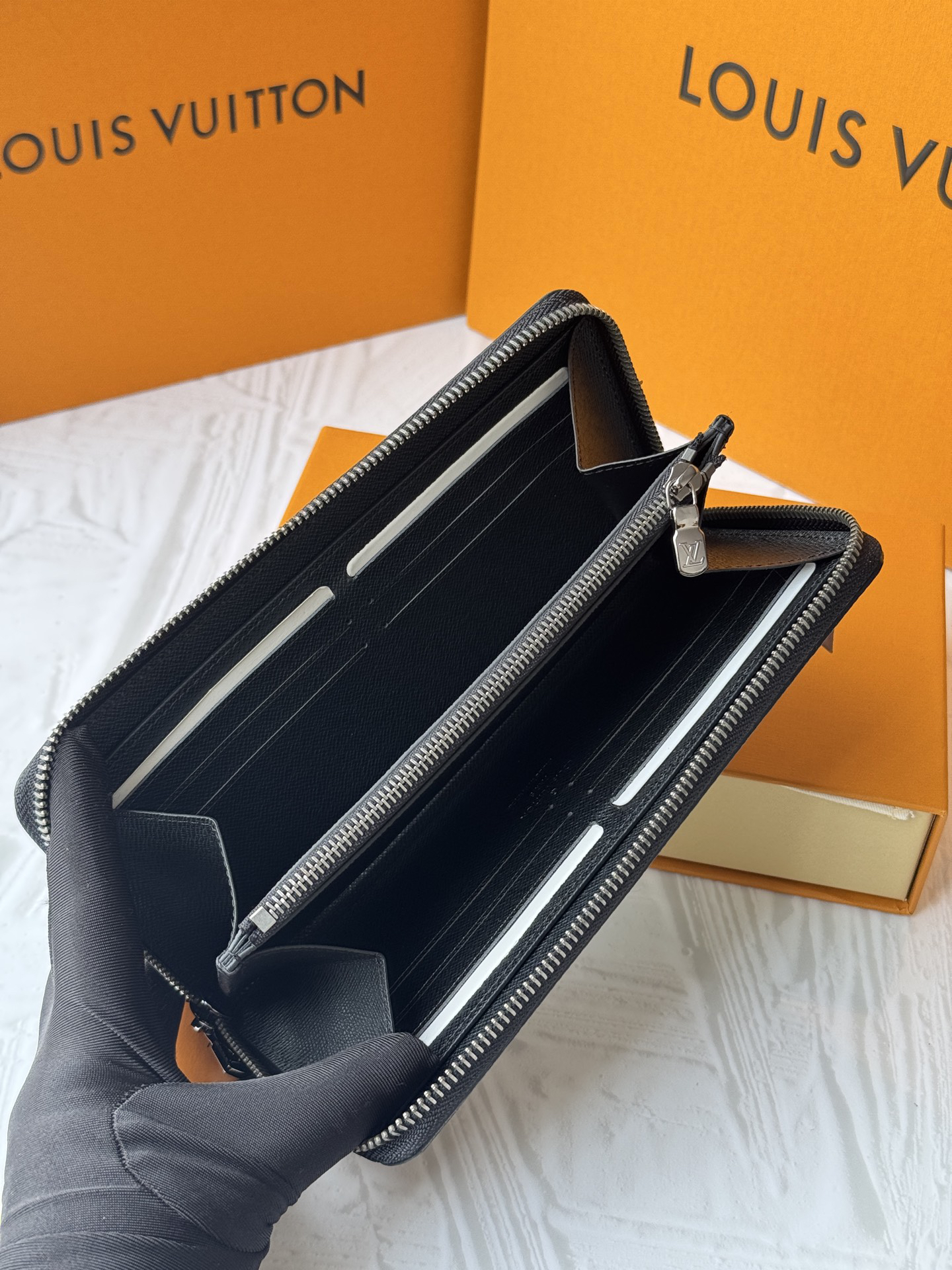 ルイ・ヴィトン「Louis Vuitton」レザーポケットウォレット