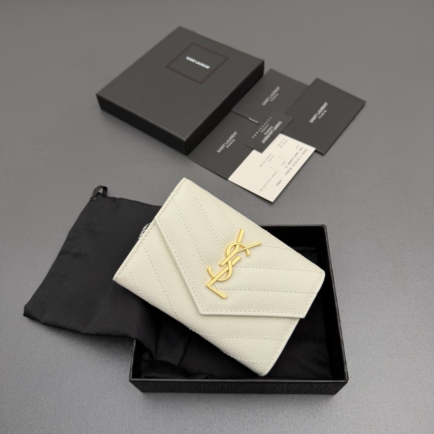 サンローラン「Saint Laurent」レザーポケットウォレット