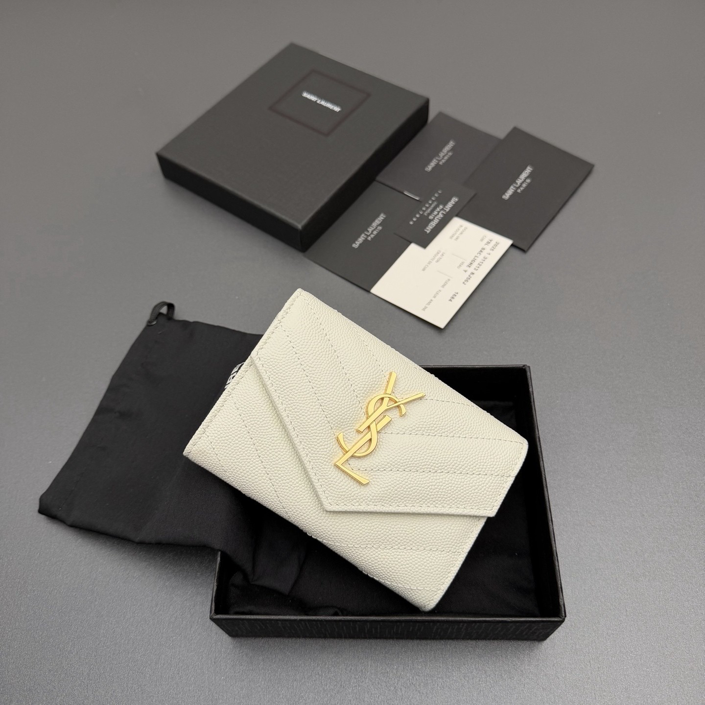サンローラン「Saint Laurent」レザーポケットウォレット