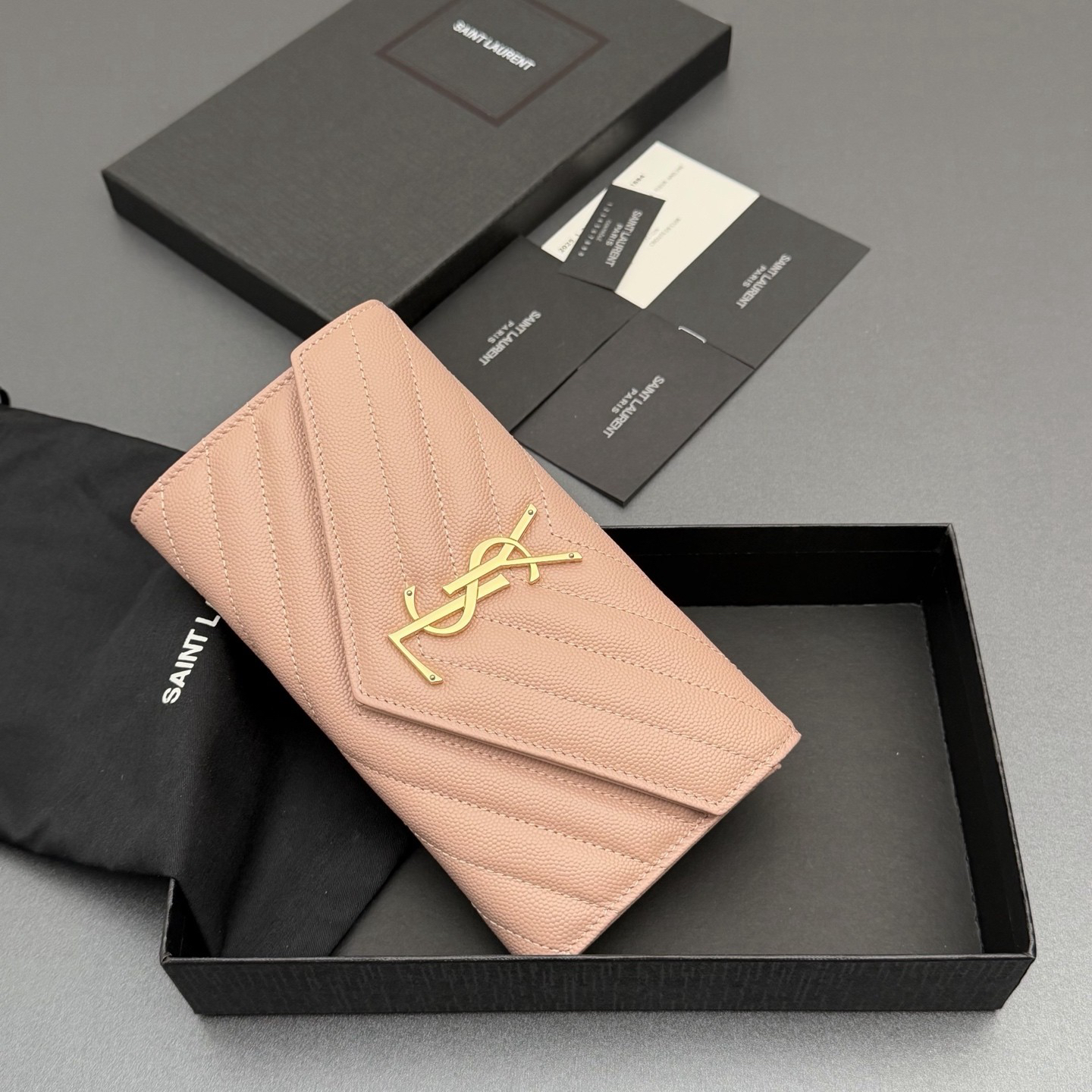 サンローラン「Saint Laurent」レザーポケットウォレット