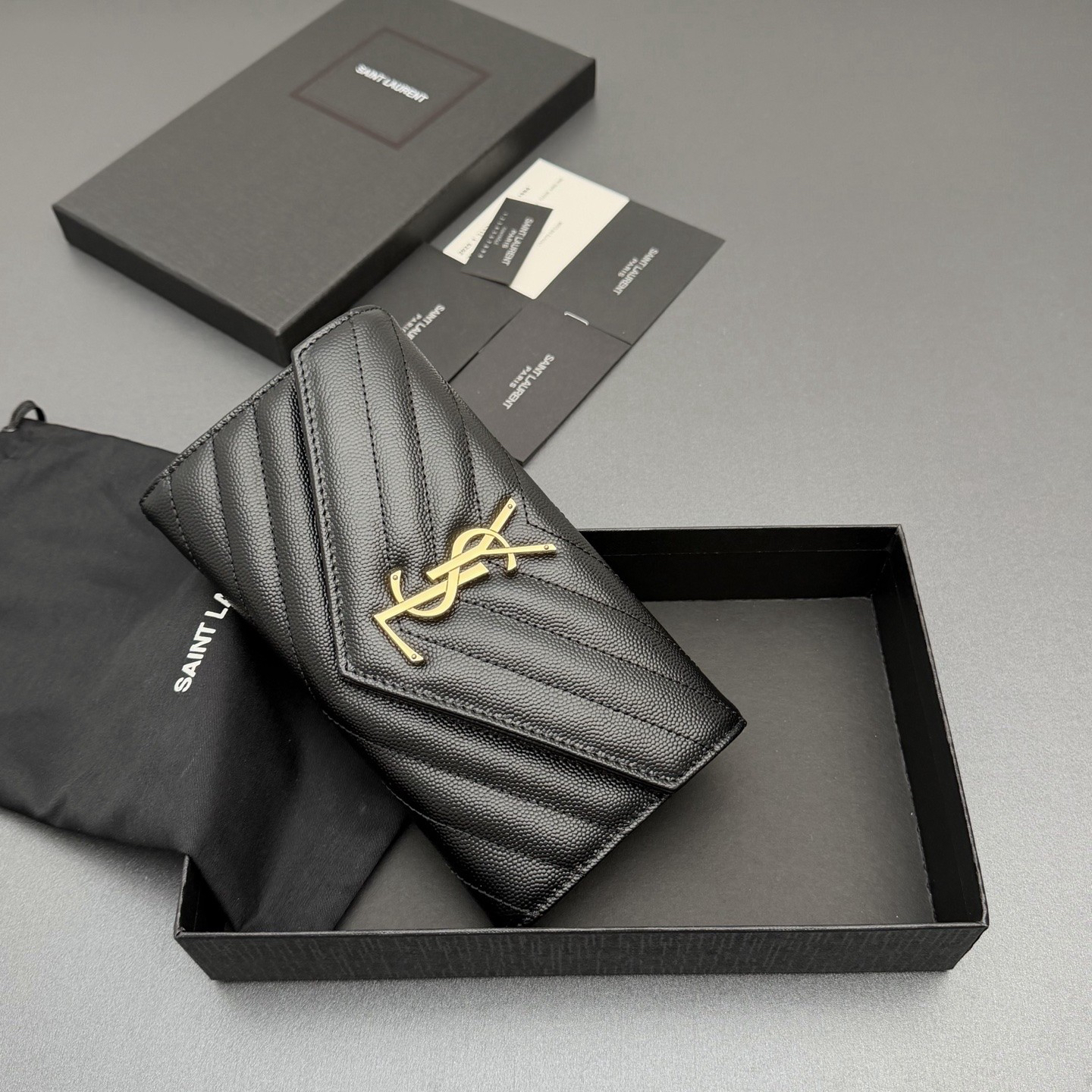 サンローラン「Saint Laurent」レザーポケットウォレット