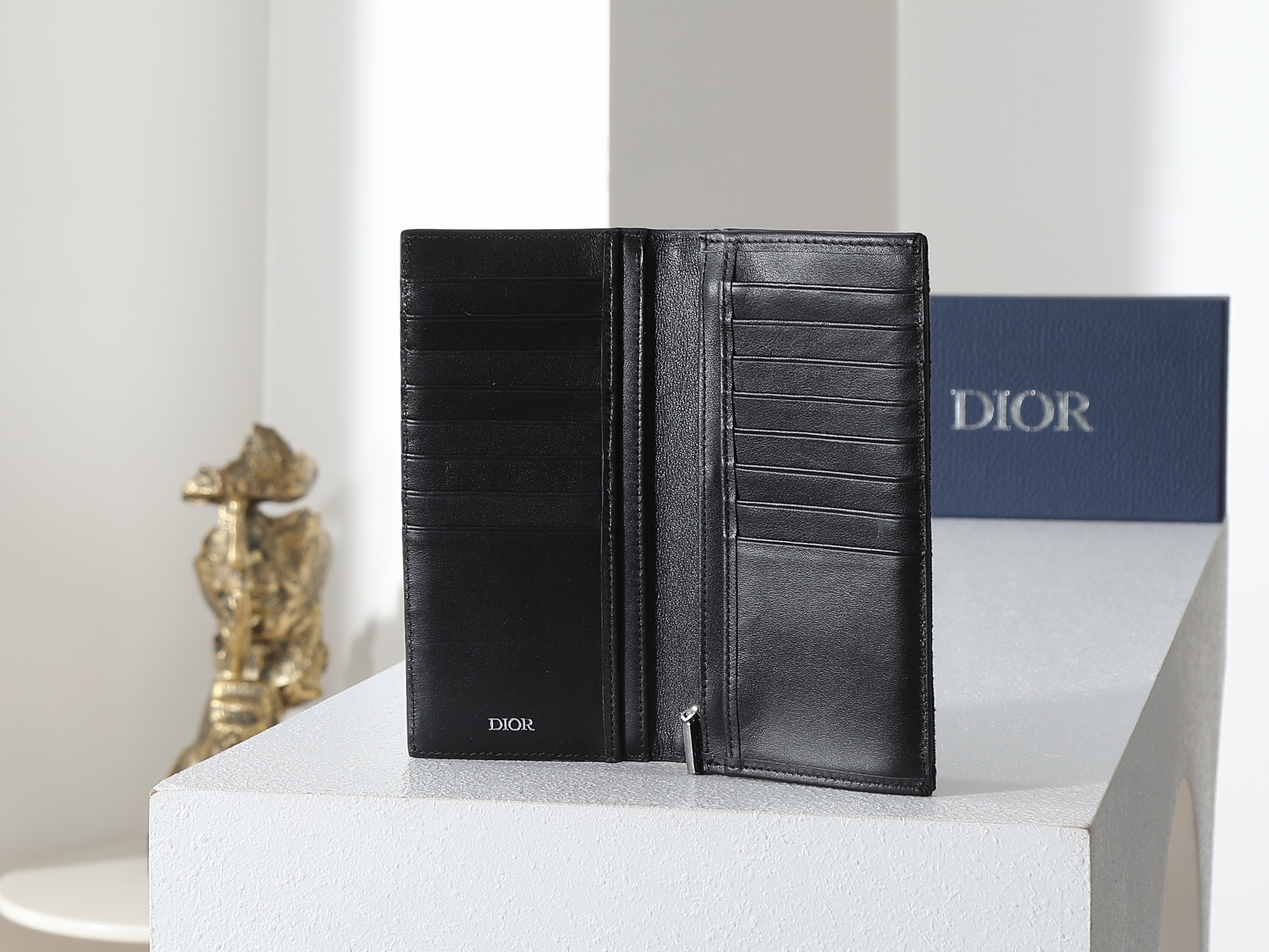 ディオール「Dior」 クラシックな高級品さいふ