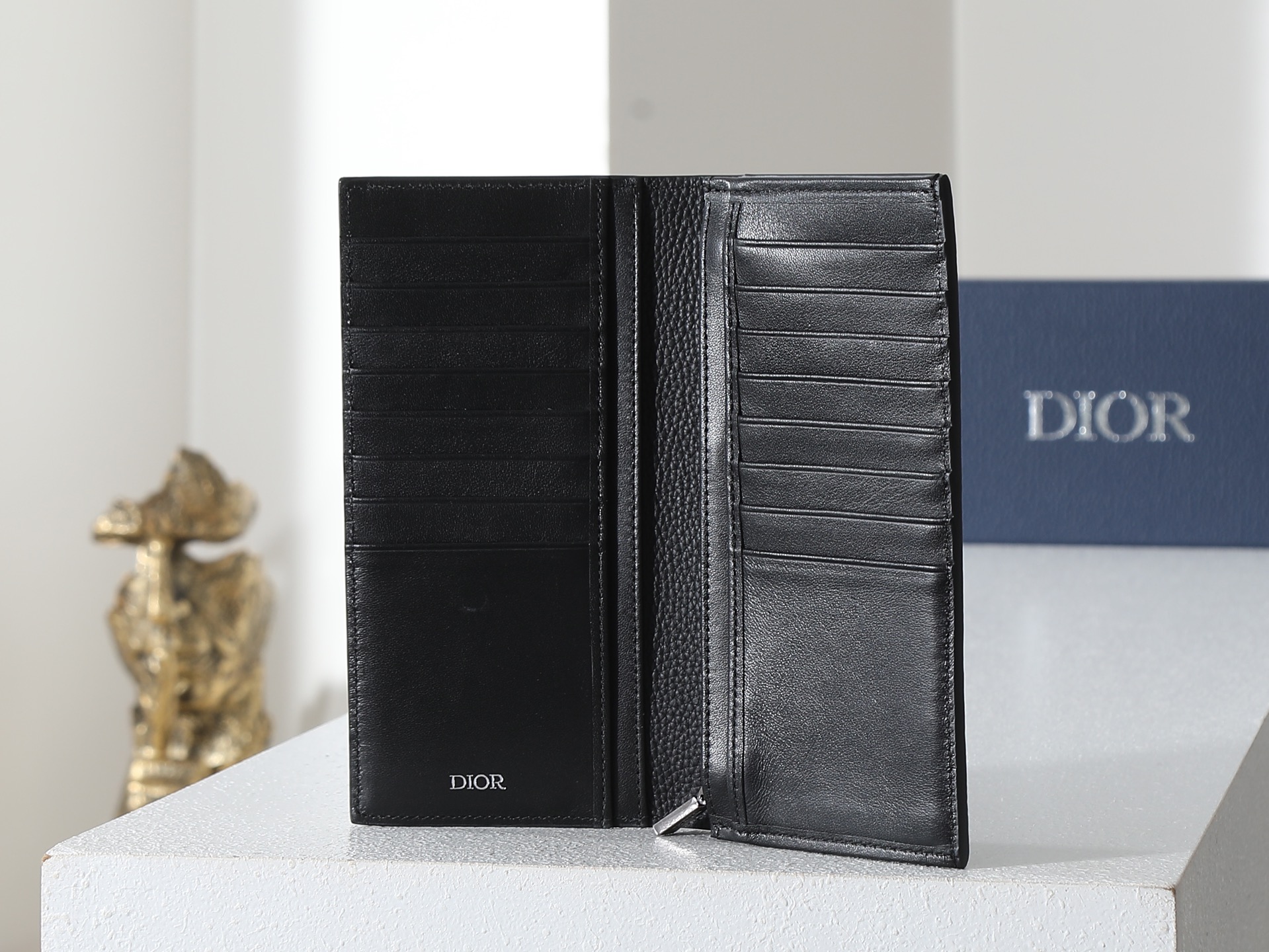ディオール「Dior」 クラシックな高級品さいふ
