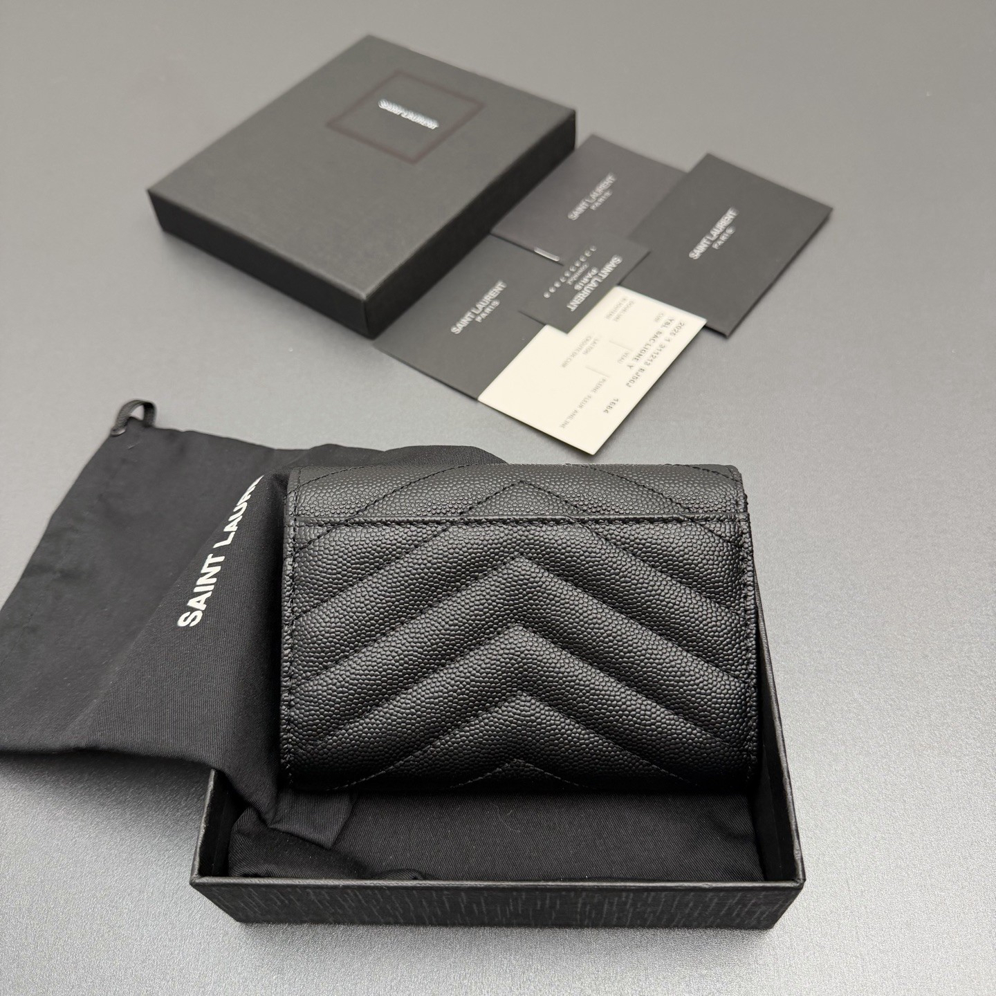 サンローラン「Saint Laurent」レザーポケットウォレット