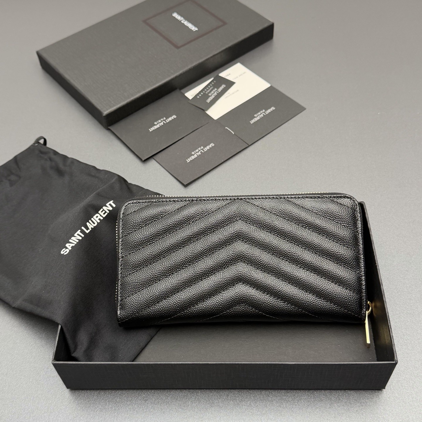 サンローラン「Saint Laurent」レザーポケットウォレット