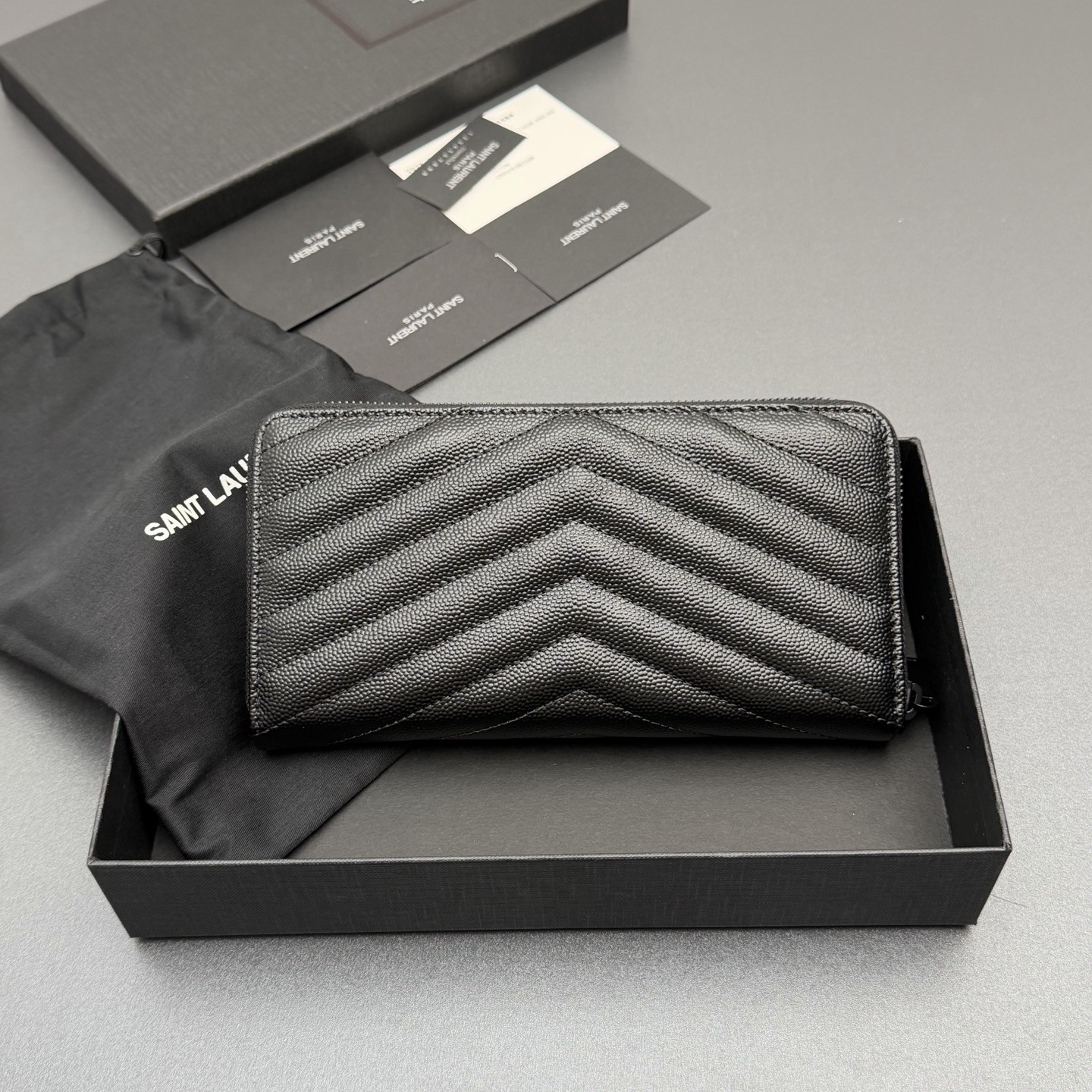 サンローラン「Saint Laurent」レザーポケットウォレット