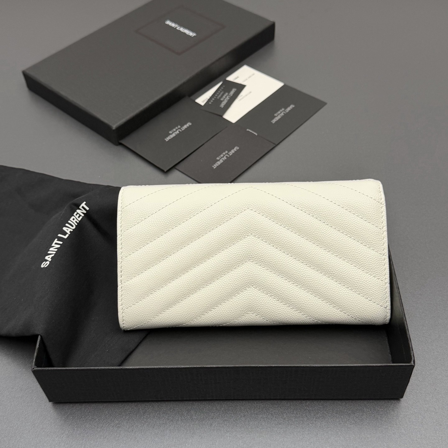 サンローラン「Saint Laurent」レザーポケットウォレット