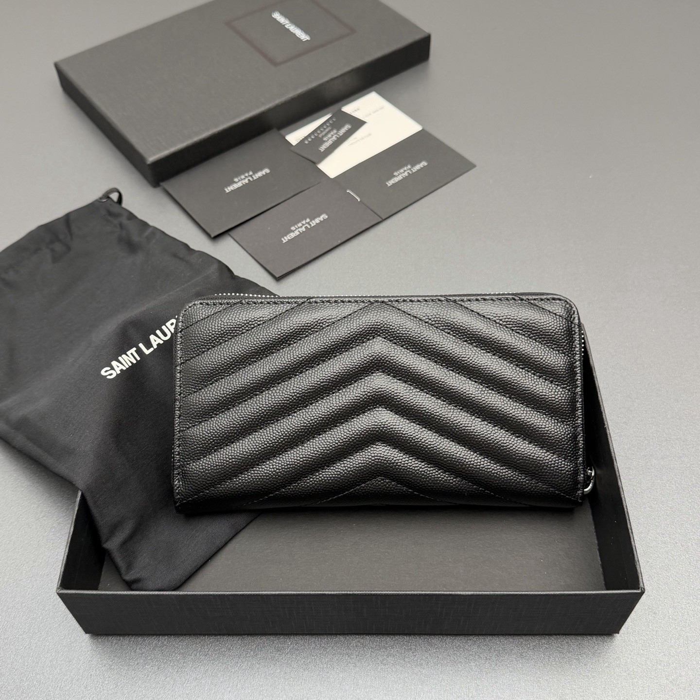 サンローラン「Saint Laurent」レザーポケットウォレット
