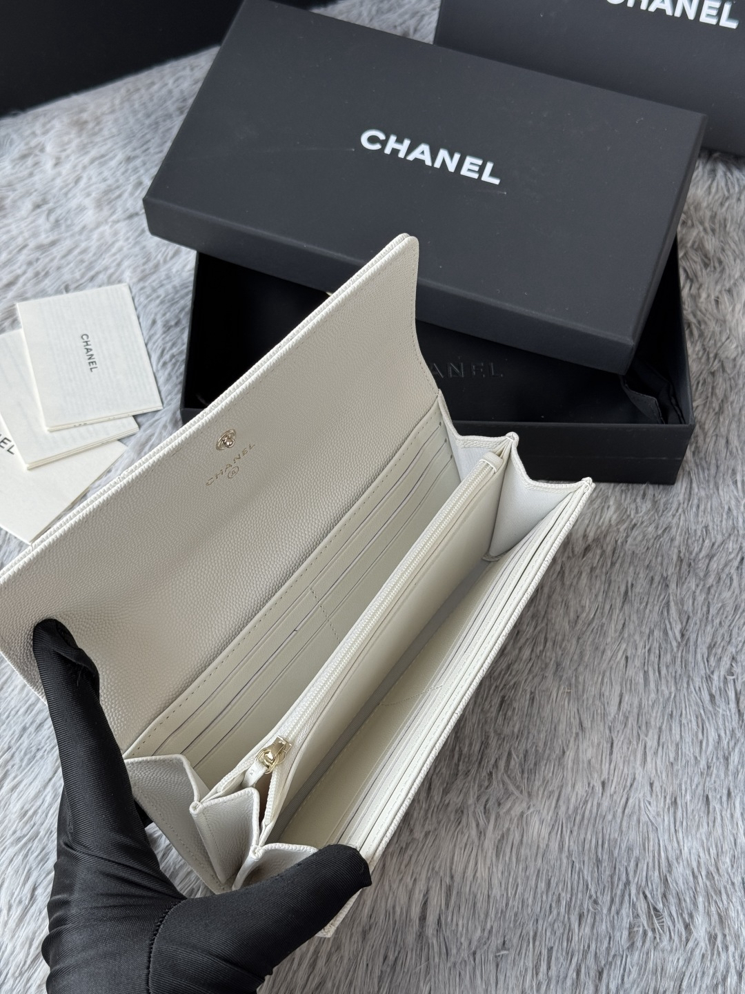 シャネル「Chanel」レザーポケットウォレット
