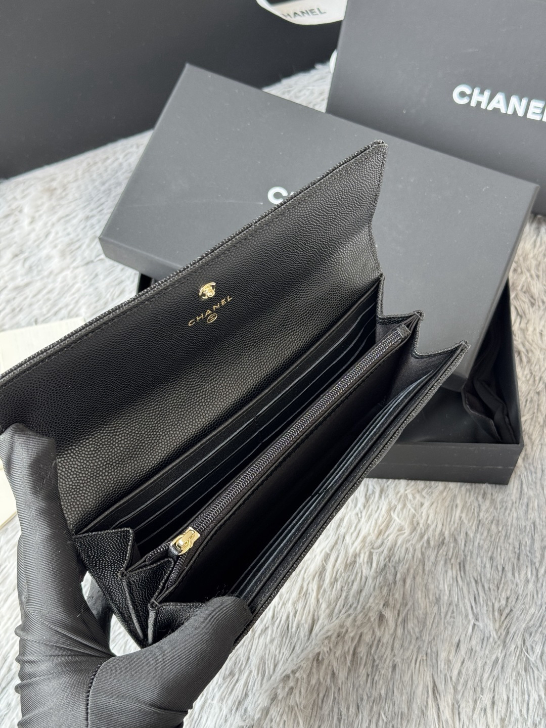 シャネル「Chanel」レザーポケットウォレット