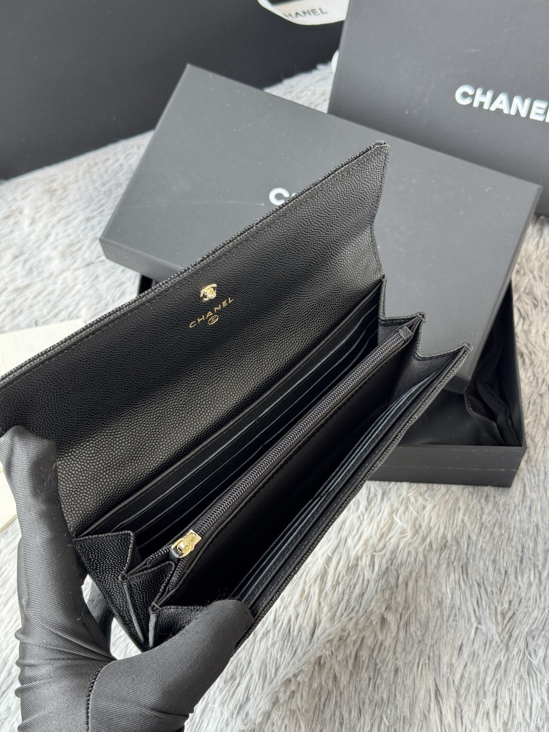 シャネル「Chanel」レザーポケットウォレット