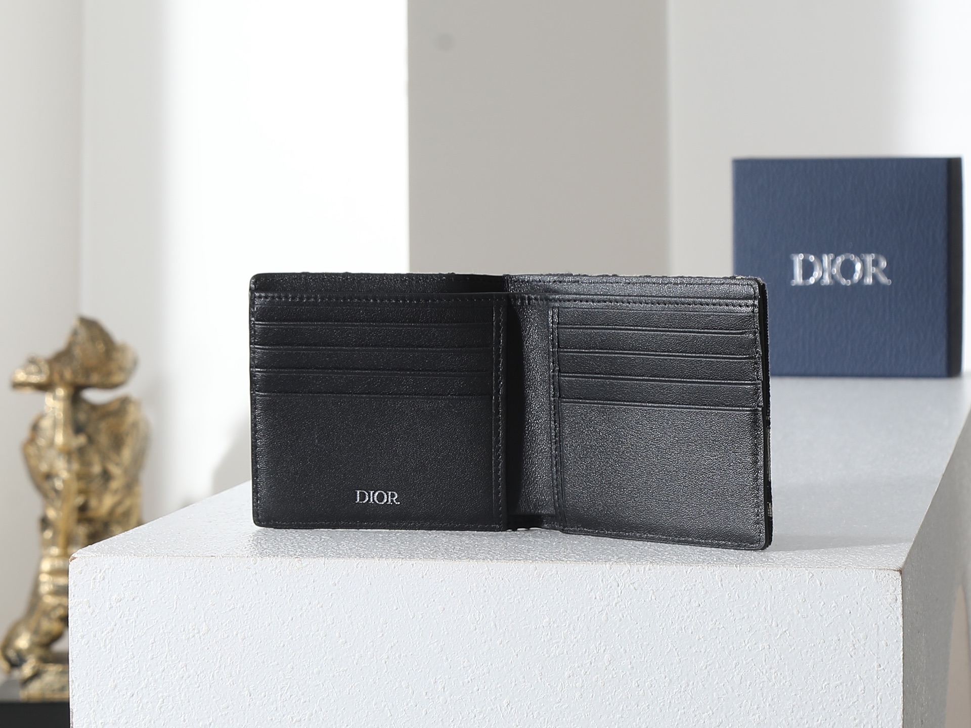 ディオール「Dior」 クラシックな高級品さいふ