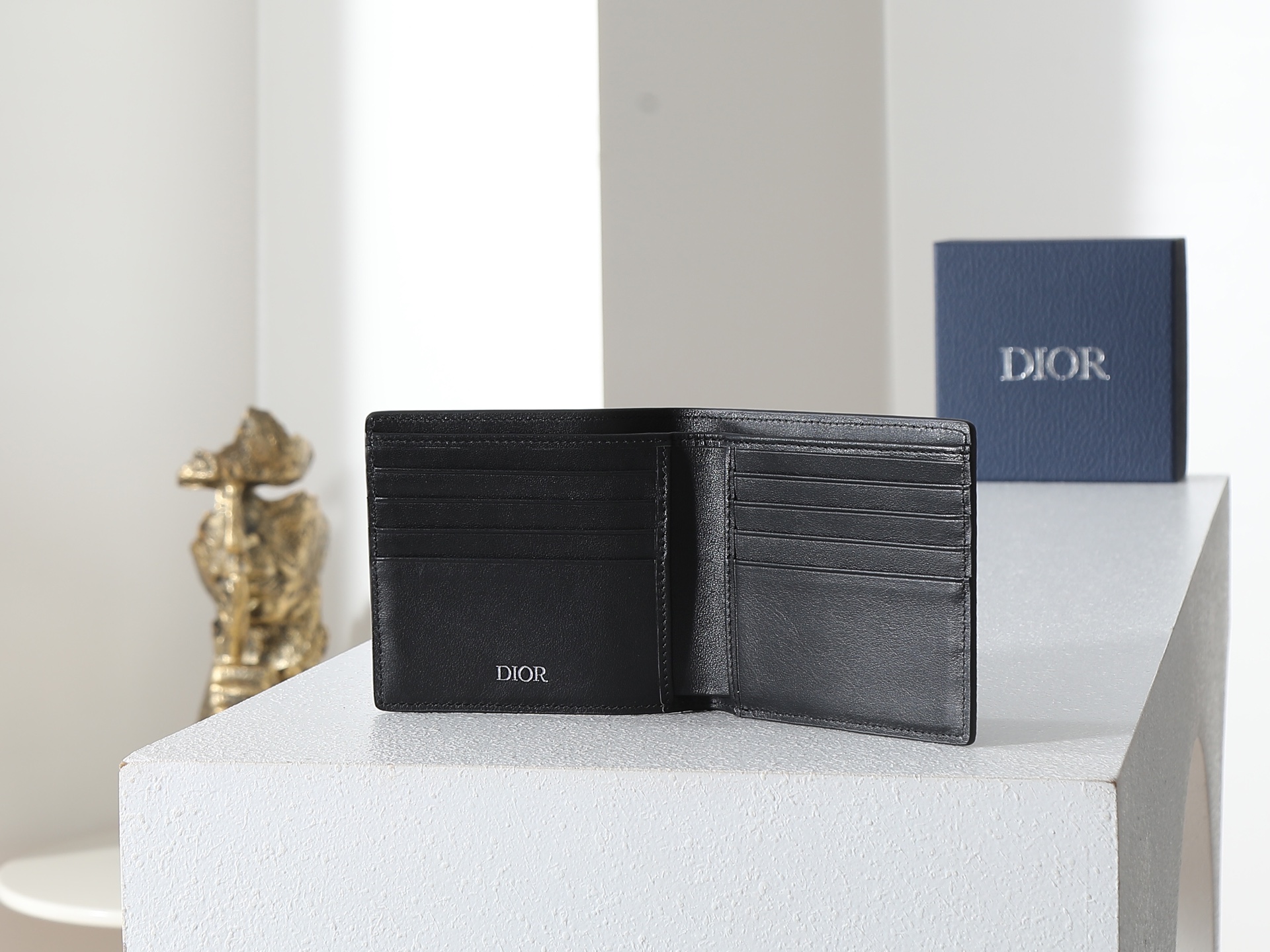 ディオール「Dior」 クラシックな高級品さいふ