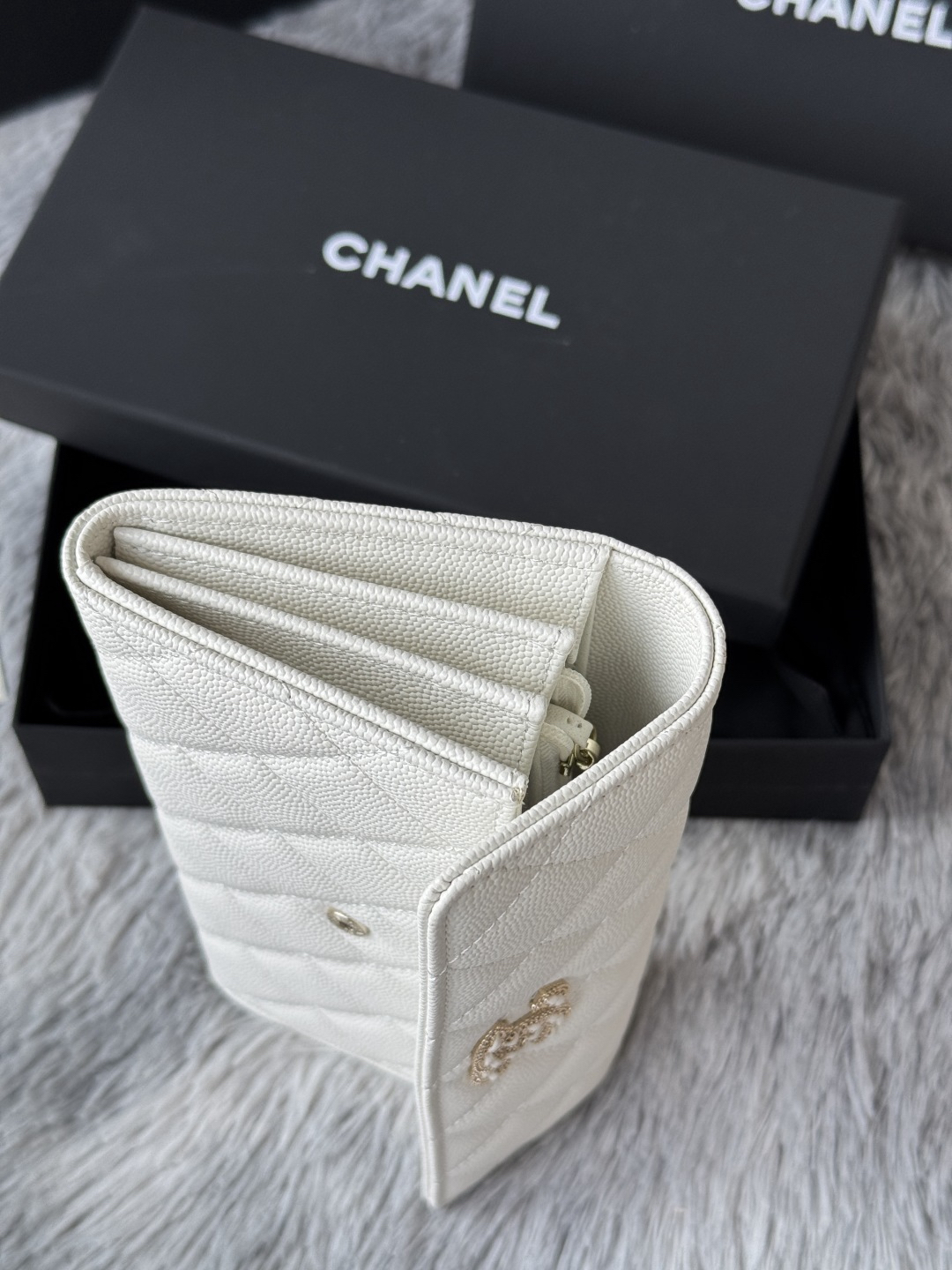 シャネル「Chanel」レザーポケットウォレット