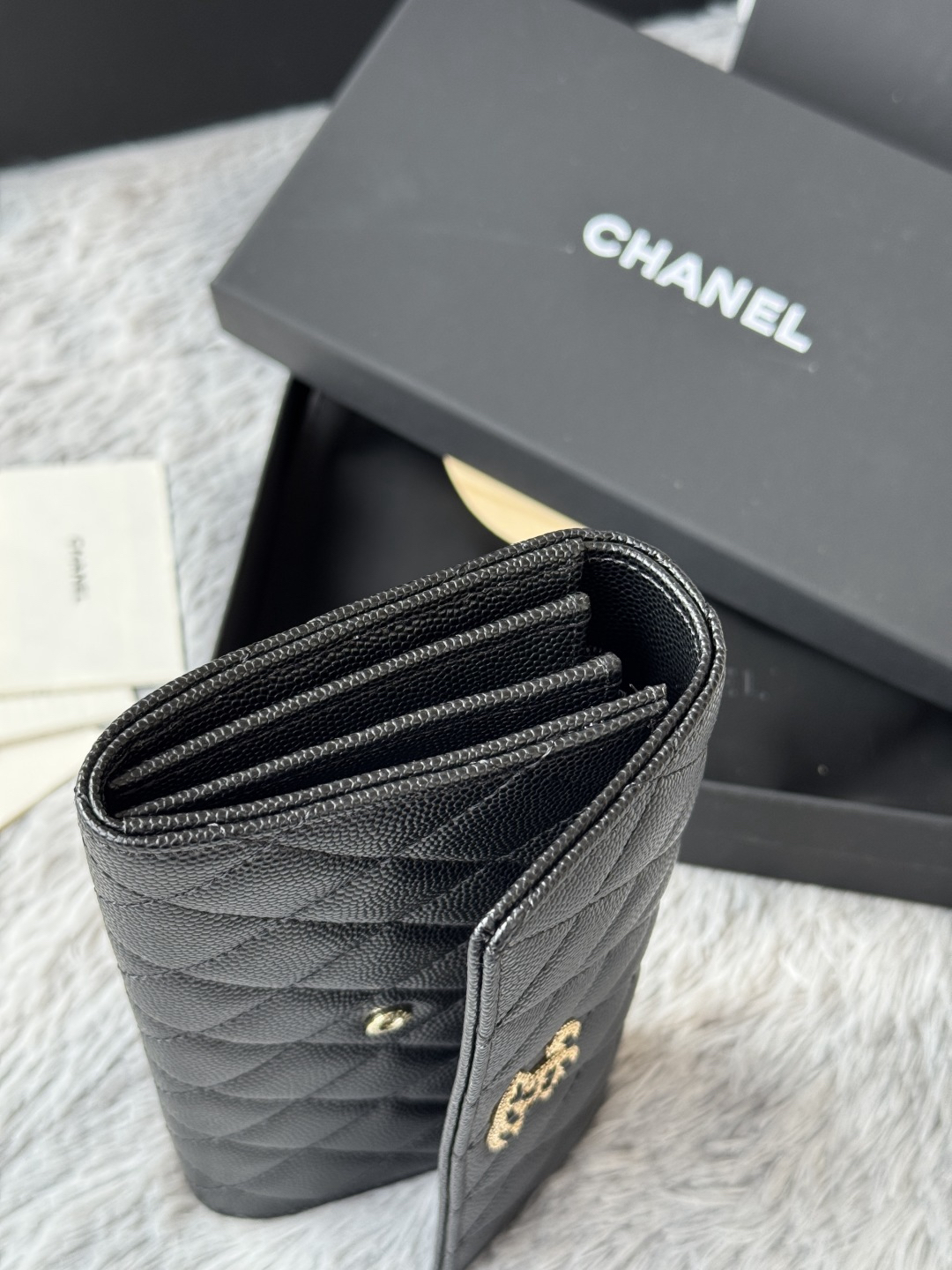 シャネル「Chanel」レザーポケットウォレット