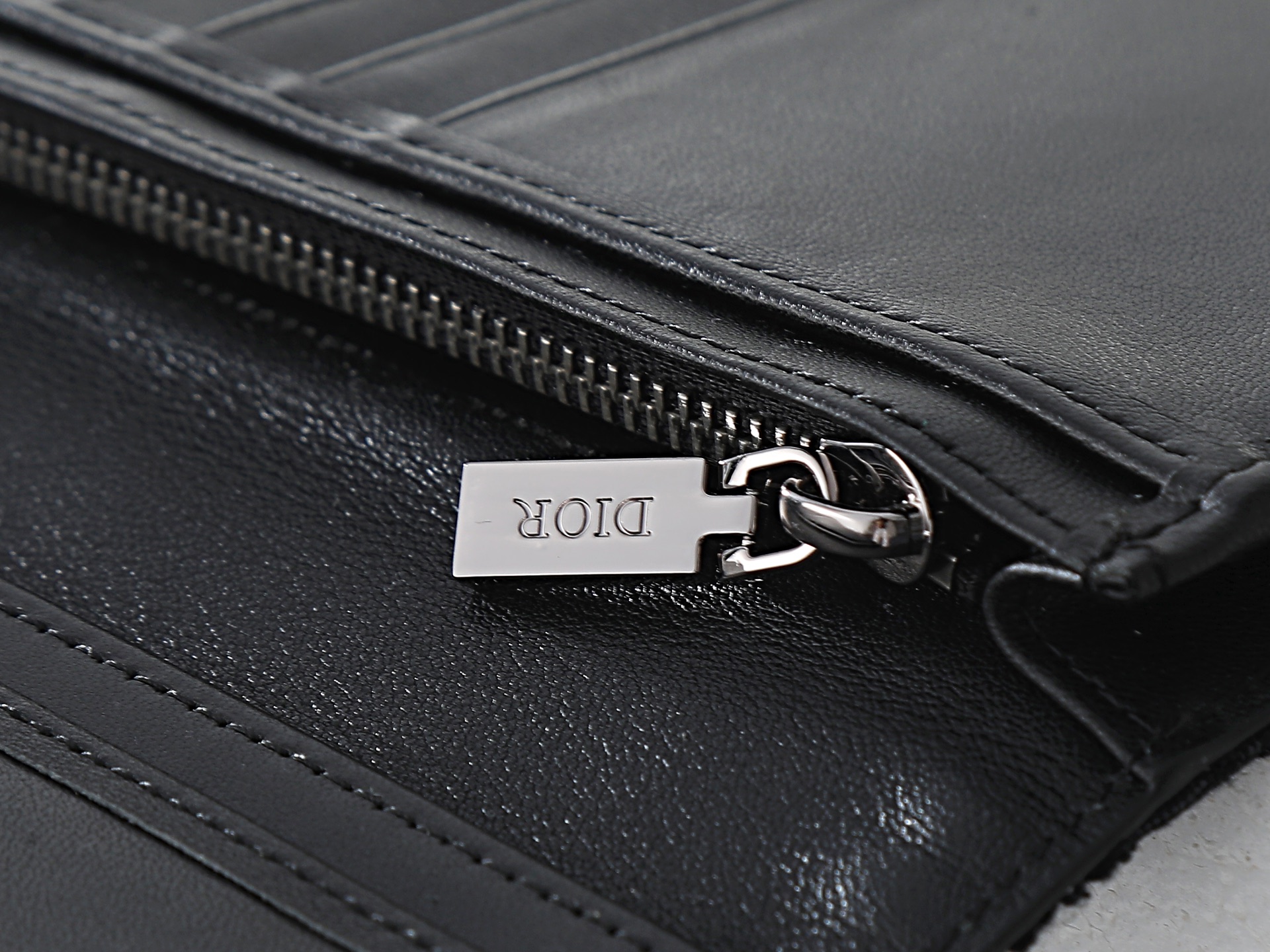 ディオール「Dior」 クラシックな高級品さいふ