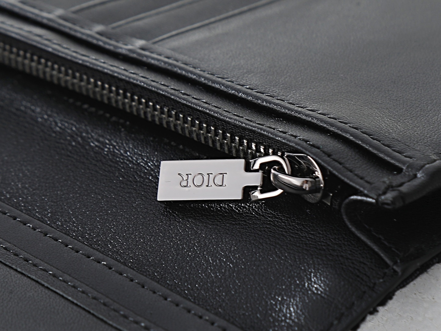 ディオール「Dior」 クラシックな高級品さいふ