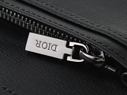 ディオール「Dior」 クラシックな高級品さいふ