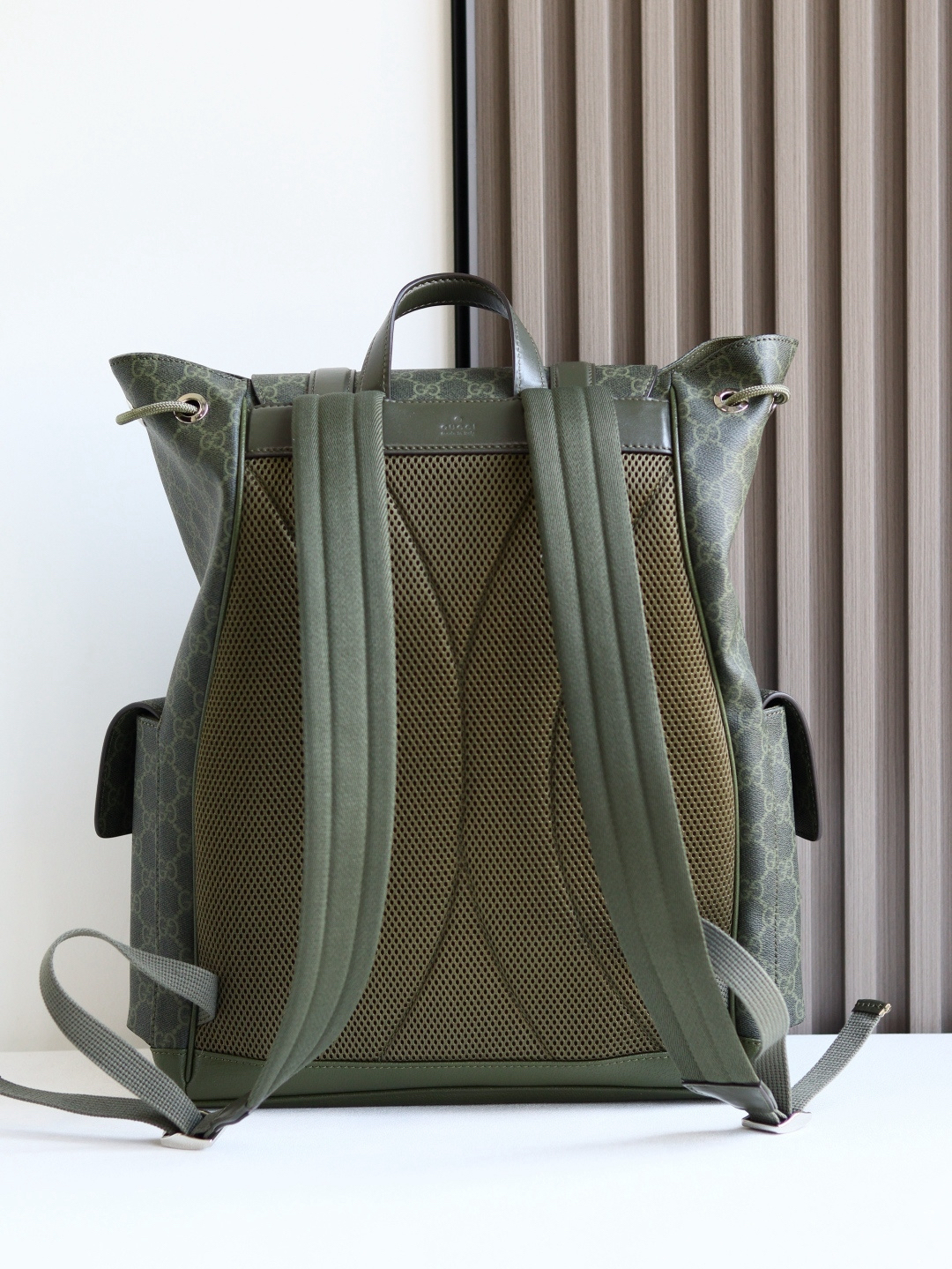 GUCCI モノグラム シリーズ 792080 メンズ ラージバックパック 代金引換可