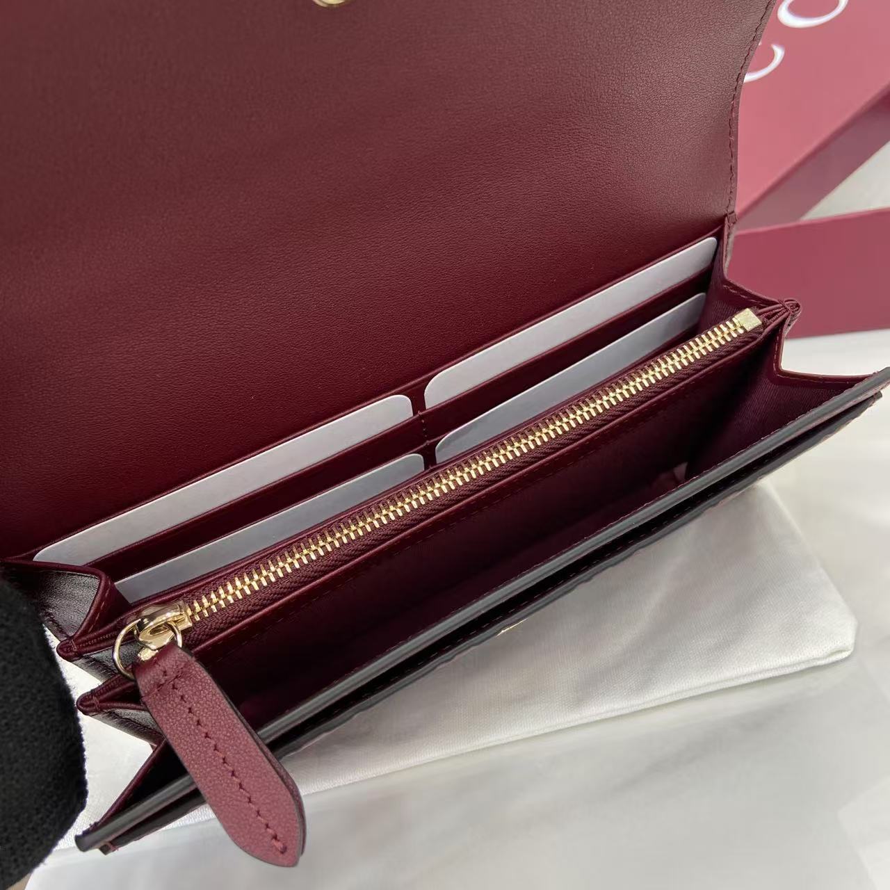 GUCCI グッチ エンブレム コレクション 847210 アンコラレッド 押し花 レディースバッグ