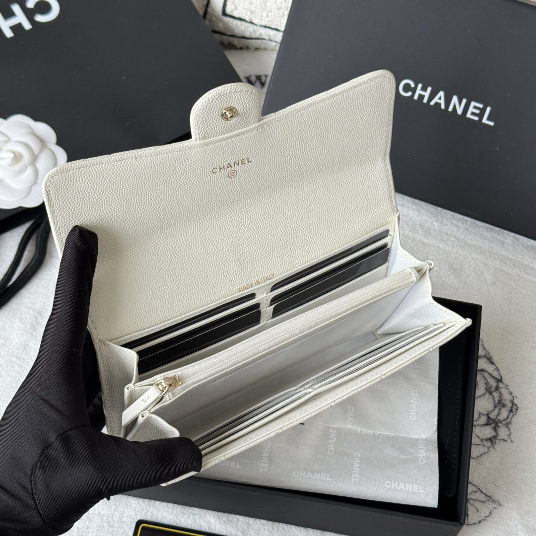 シャネル「Chanel」レザーポケットウォレット