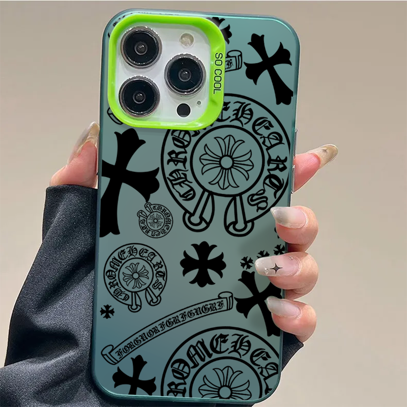 新しいiPhoneケース用のChrome Heartsバッジ