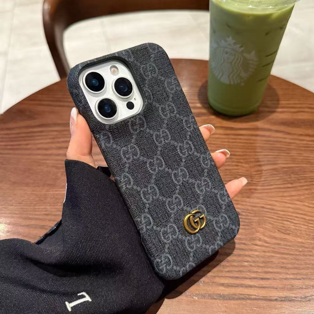 レトロスタイルのプレミアム iPhone ケース、高品質のレザー、ミニマリスト デザイン。