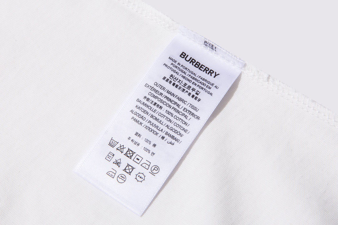 【BURBERRY】（バーバリー）男女兼用、ご好評に付き再入荷！