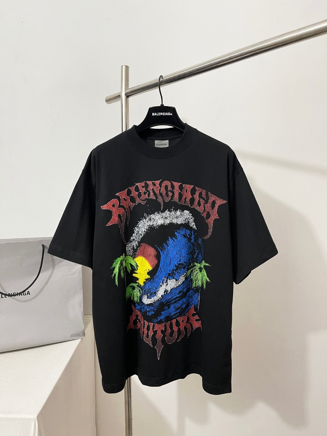 【BALENCIAGA公式旗艦店】バレンシアガ Tシャツ ご好評に付き再入荷！