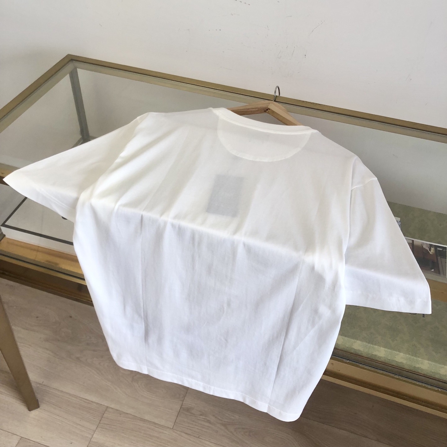 【 FENDI 公式旗艦店　フェンディ　Tシャツ ご好評に付き再入荷！
