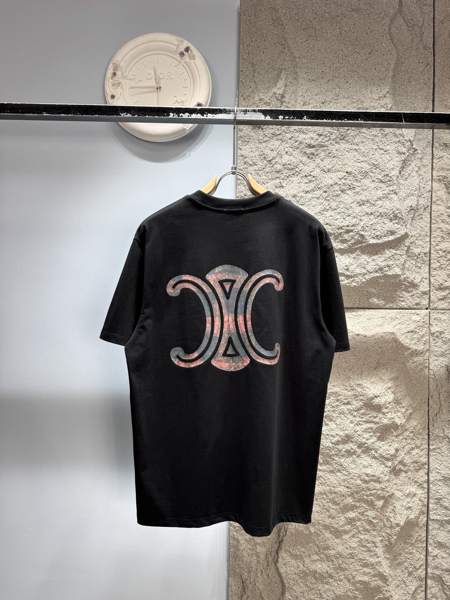 【CELINE公式旗艦店】（セリーヌ）半袖Tシャツ、ご好評に付き再入荷！