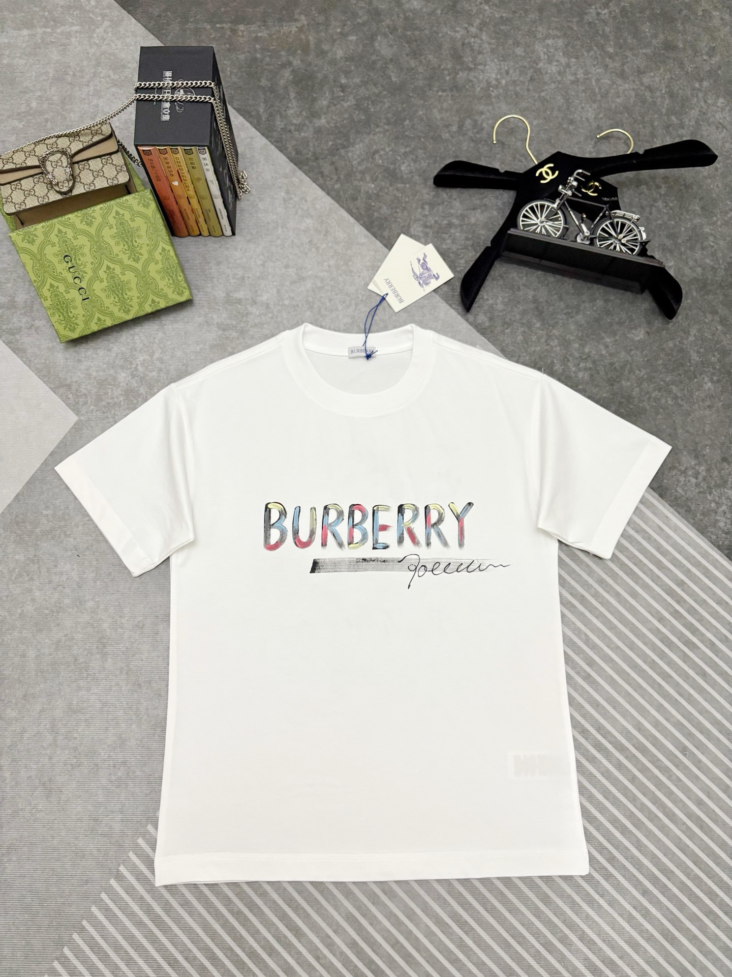 【BURBERRY】（バーバリー）男女兼用、ご好評に付き再入荷！
