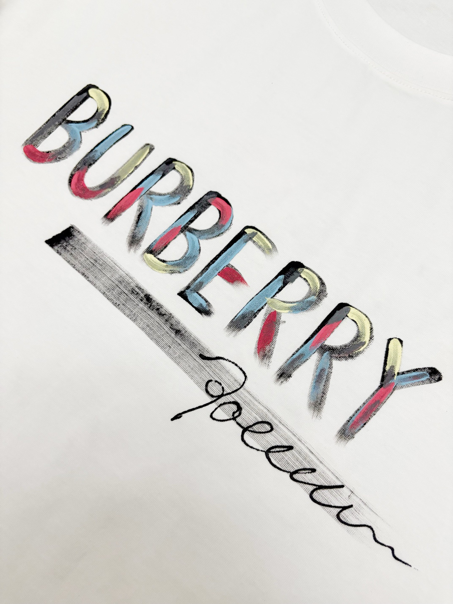 【BURBERRY】（バーバリー）男女兼用、ご好評に付き再入荷！