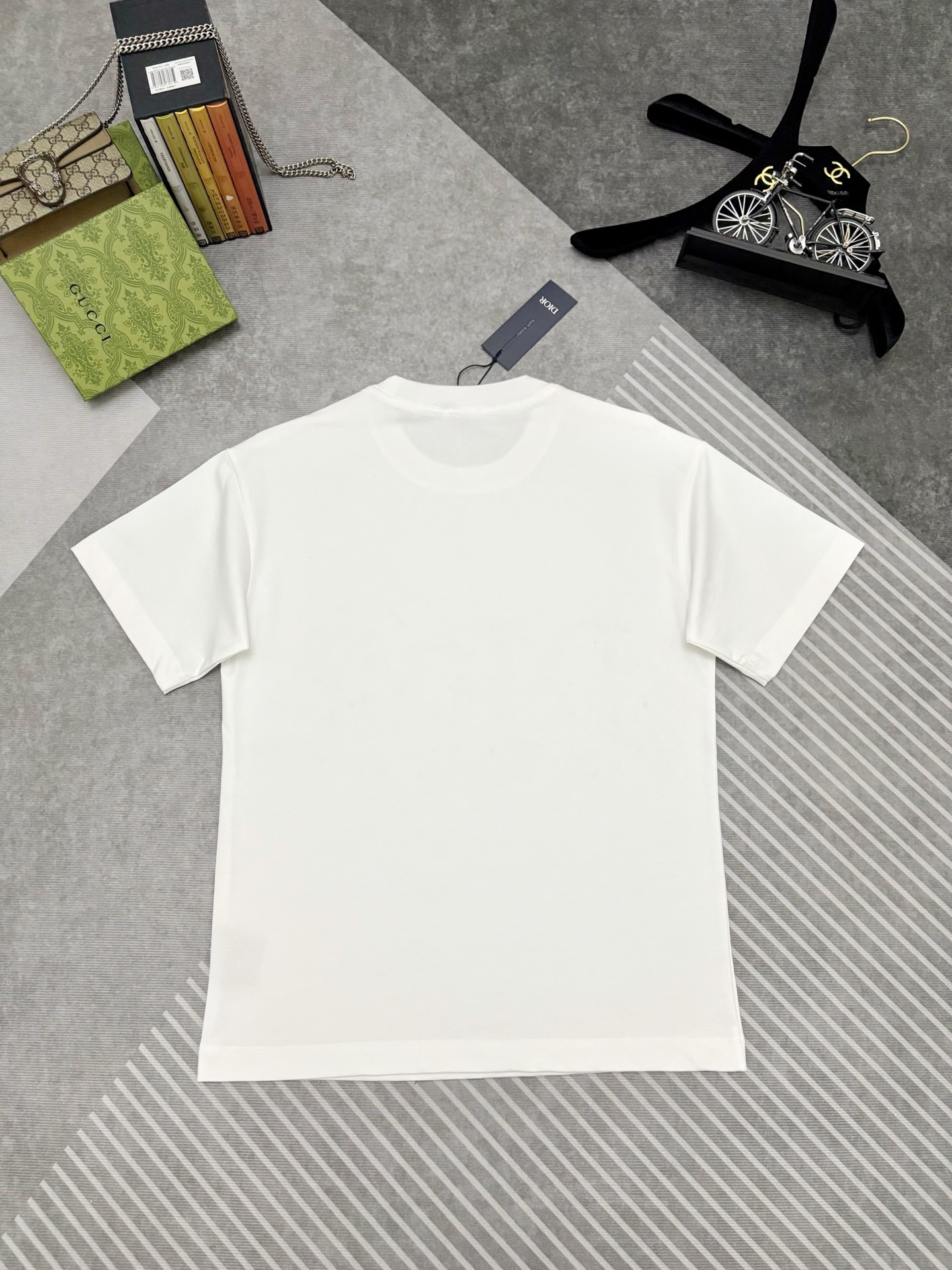 【 DIOR 公式旗艦店】ディオール Tシャツ ご好評に付き再入荷！