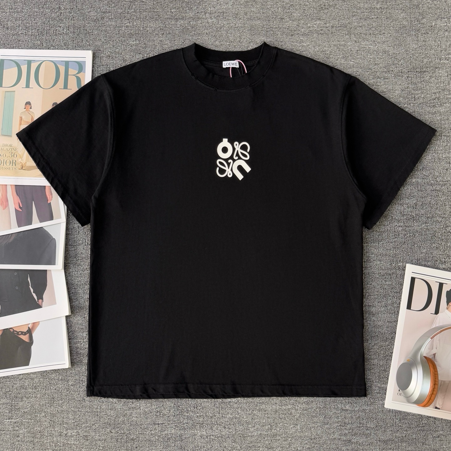 【LOEWE 公式旗艦店】（ロエベ）半袖Tシャツ、ご好評に付き再入荷！