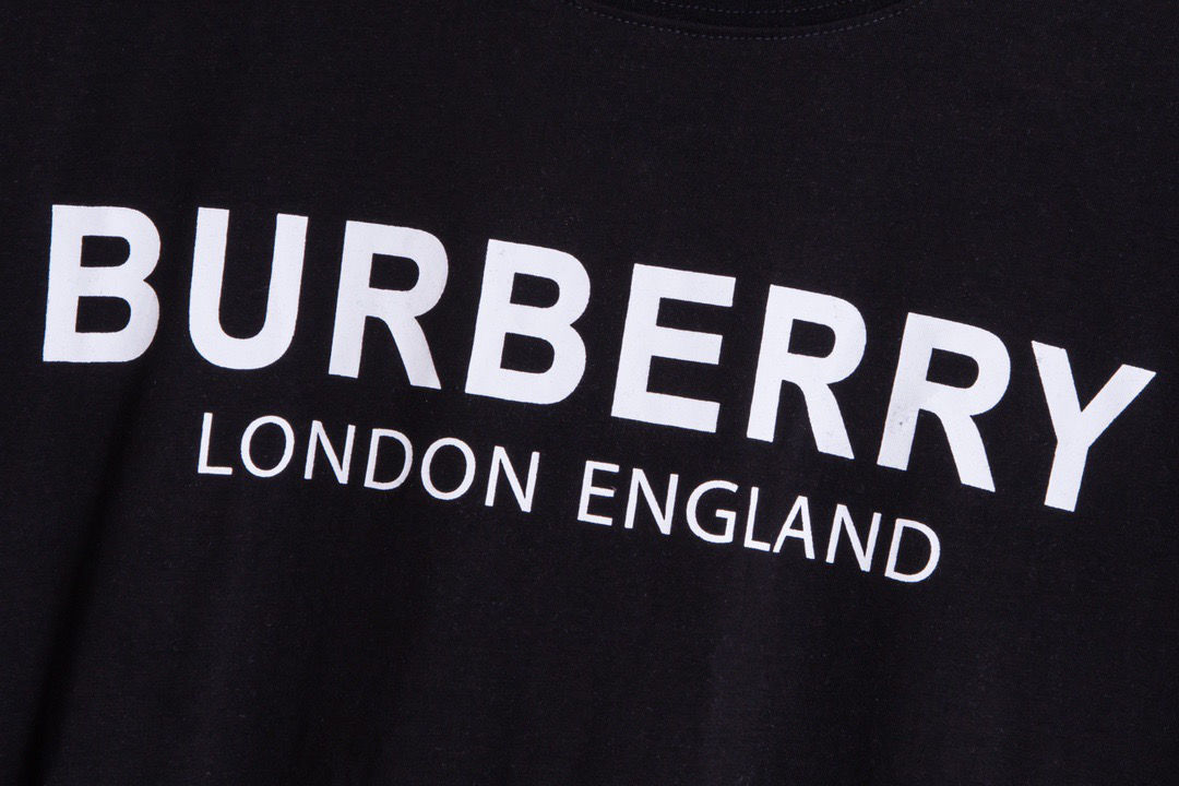 【BURBERRY】（バーバリー）男女兼用、ご好評に付き再入荷！