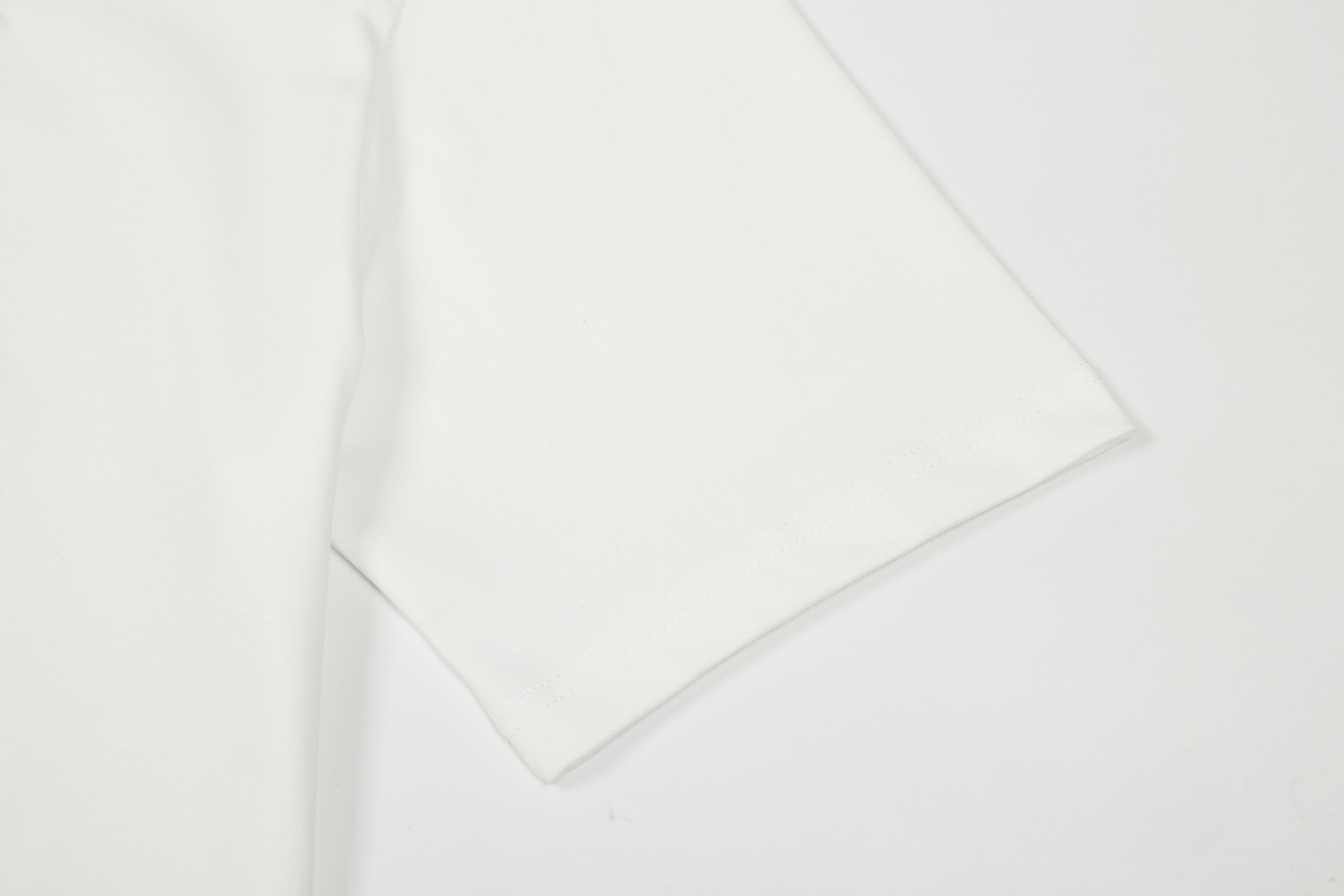 【LOEWE 公式旗艦店】（ロエベ）半袖Tシャツ、ご好評に付き再入荷！