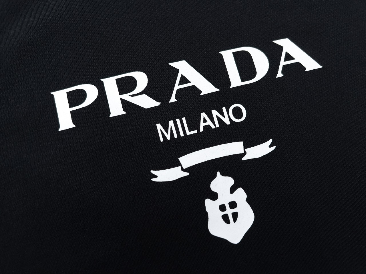 【2024】【PRADA 公式旗艦店】プラダ Tシャツ ご好評に付き再入荷！