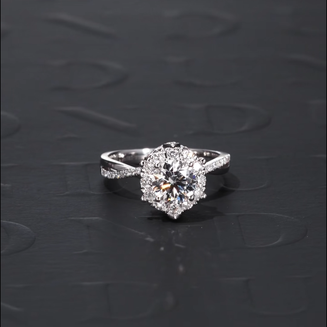 Luneria Floraison — Round Diamond Flower Halo Ring