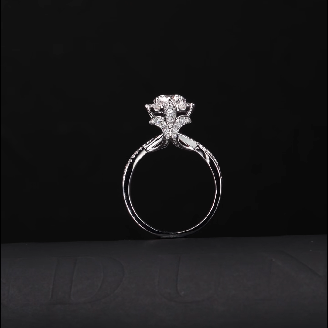 Luneria Floraison — Round Diamond Flower Halo Ring
