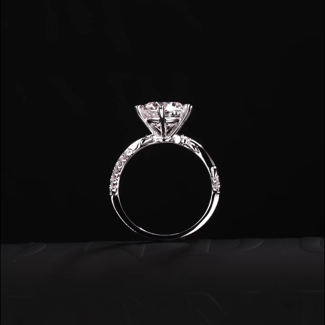 Luneria Torsade — Round Diamond Six-Prong Twisted Band Ring