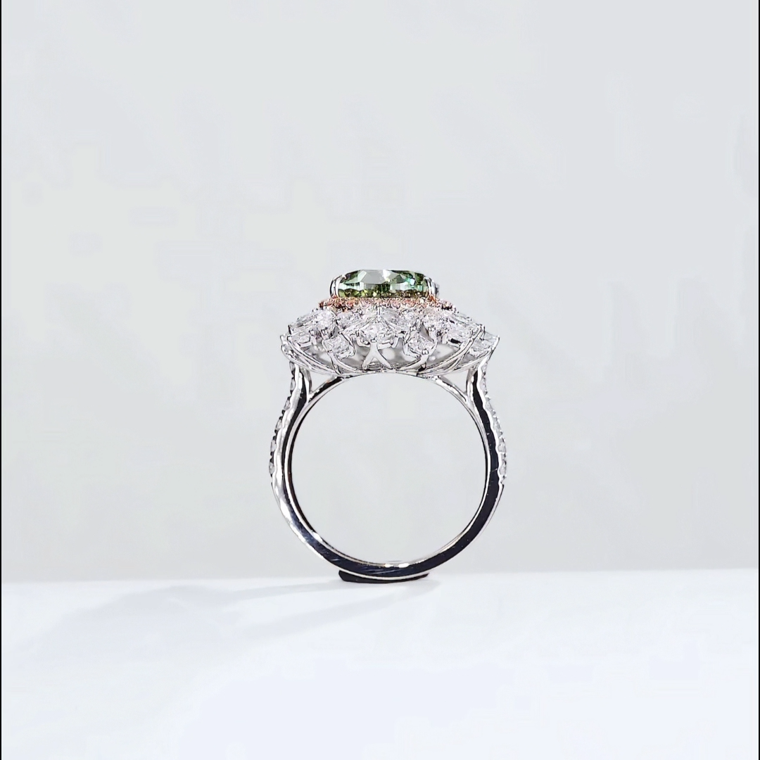 Luneria Risa — Fancy Green Pear Lab Diamond Sunburst Halo Ring