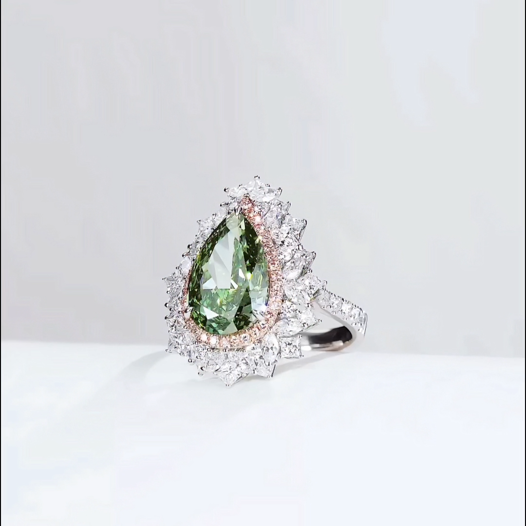 Luneria Risa — Fancy Green Pear Lab Diamond Sunburst Halo Ring