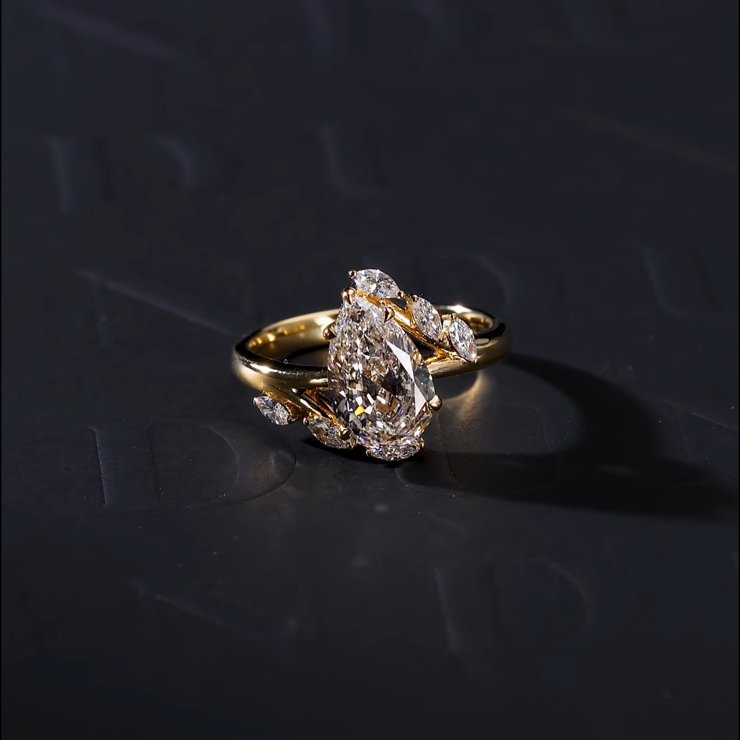 Luneria Rosa — Pear-Cut Lab Diamond Marquise Spray Ring in 18K Yellow Gold