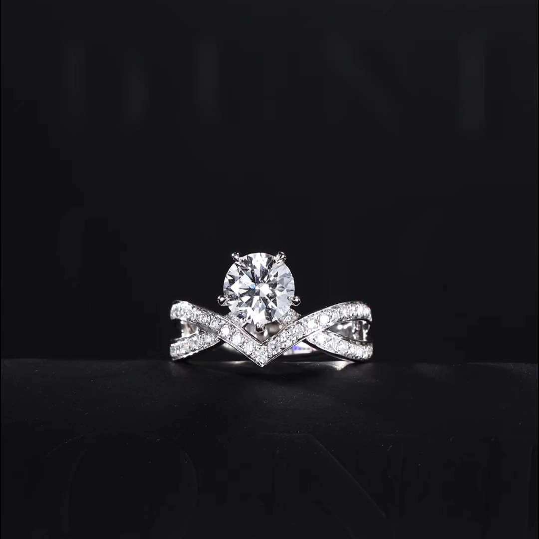 Luneria Infinita — Round Lab Diamond Twisted Infinity Pavé Engagement & Wedding Band Set