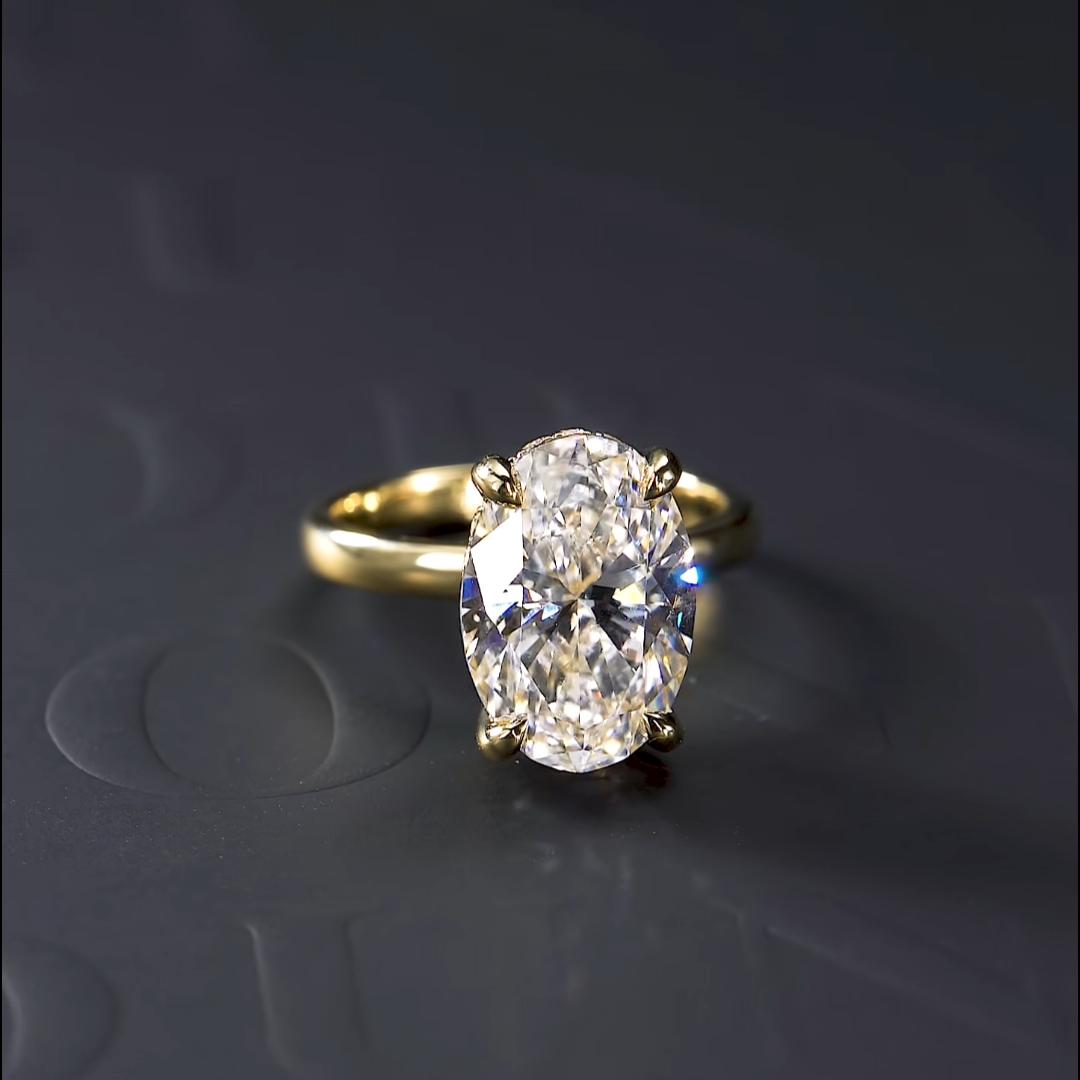 Luneria Aurore — White Oval Lab Diamond Yellow Gold Solitaire Ring